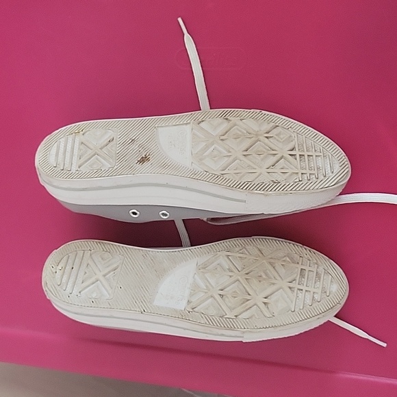 Converse - Picture 3 of 3